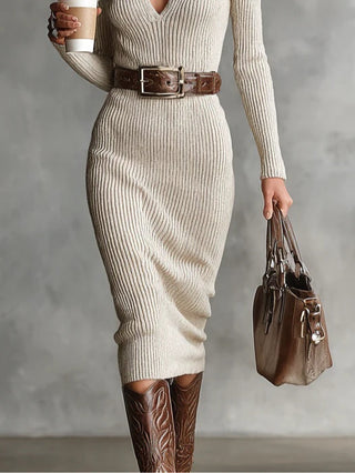 Clara - Robe en tricot avec col montant et ceinture